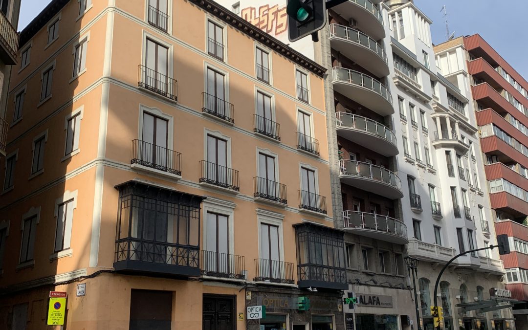 Rehabilitación de edificio catalogado en calle Coso 90 de Zaragoza